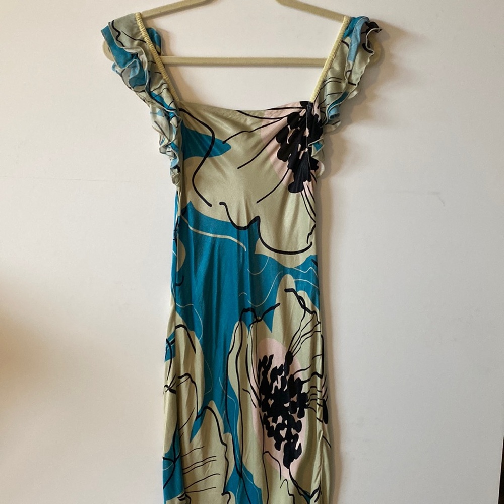 Beautiful formal dress; perfect for weddings!